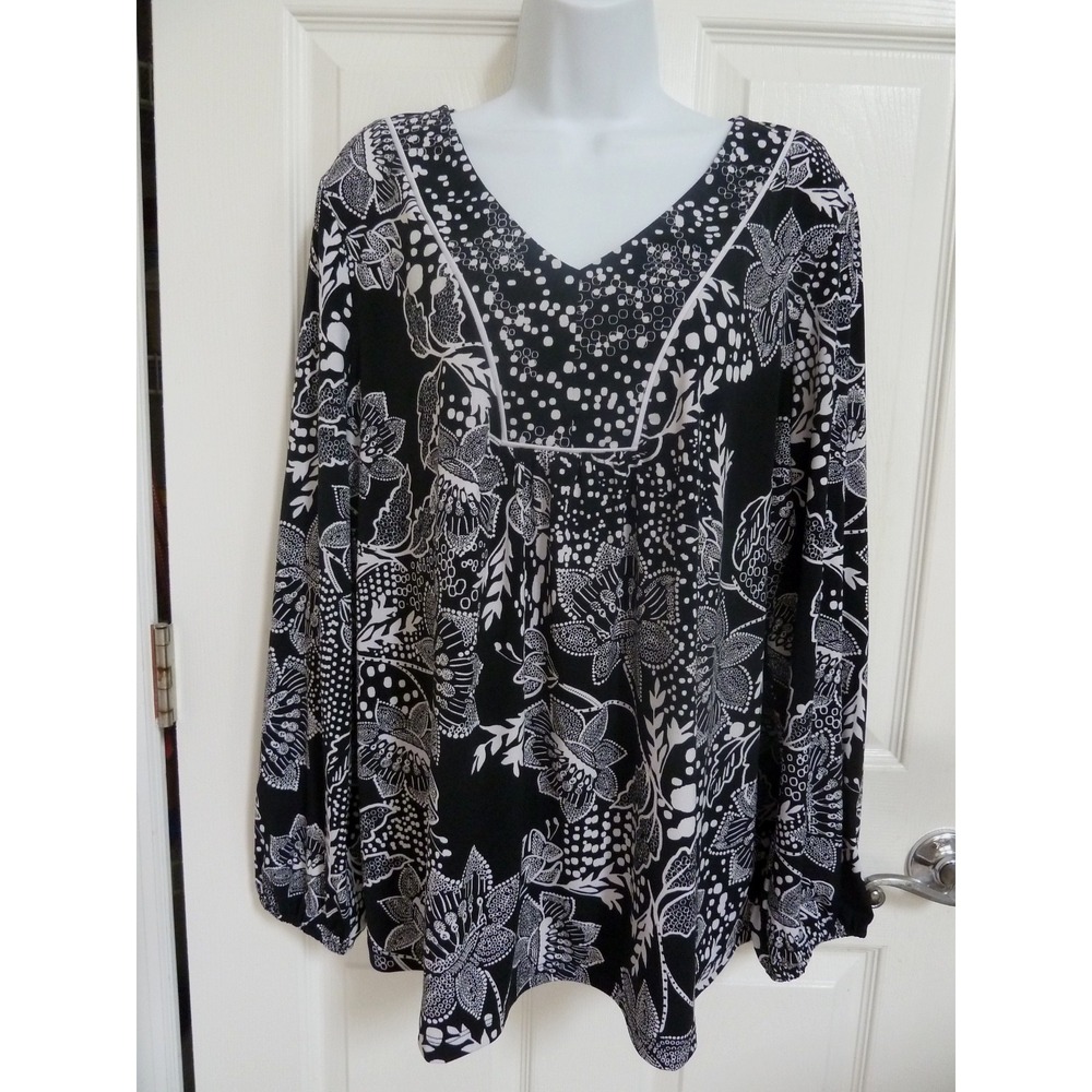 NWOT SUSAN GRAVER Plus Sz 1X Dark Floral Pullover Blouse Peasant V-Neck